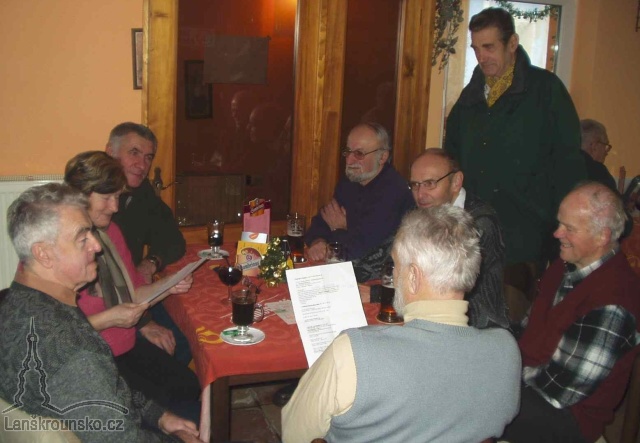 06_Na schuzce v pizzerii_1.jpg